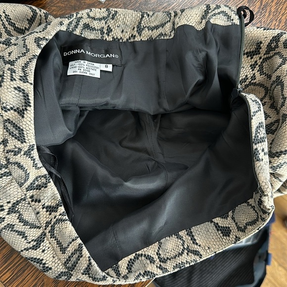 Donna Morgan Snakeskin Straight Leg Pants - Picture 6 of 8